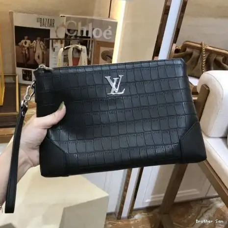 2111YZ0002 Bags LV 0406